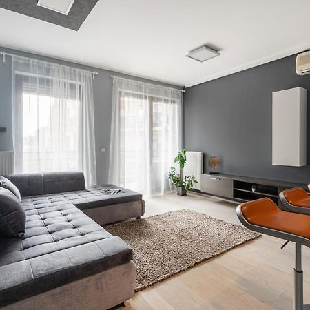 Апартаменты Urban Jungle Oasis King With Free Parking Будапешт Экстерьер фото